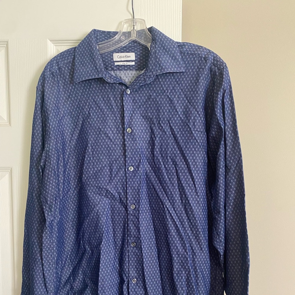 Calvin Klein slim fit Mens button down shirt